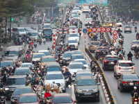 'Hà Nội cần hỗ trợ người dân chuyển đổi phương tiện khi cấm xe máy xăng'